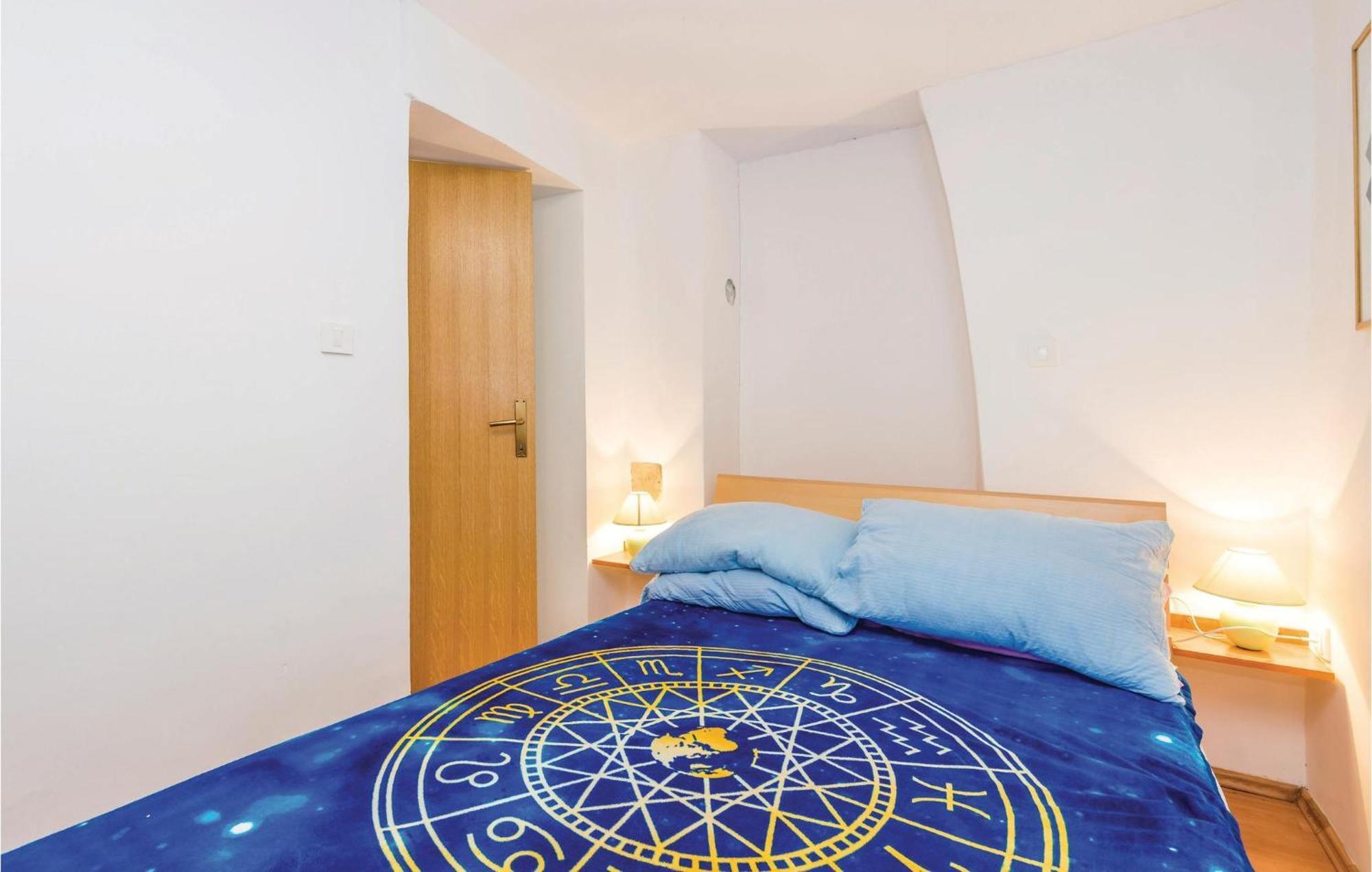 1 Bedroom Nice Apartment In Senj Сен Екстериор снимка